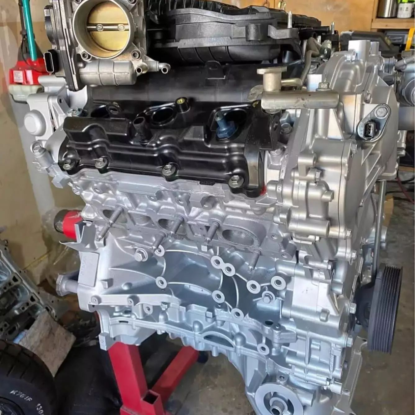 370z Nissan VQ37VHR Engine - Image 2