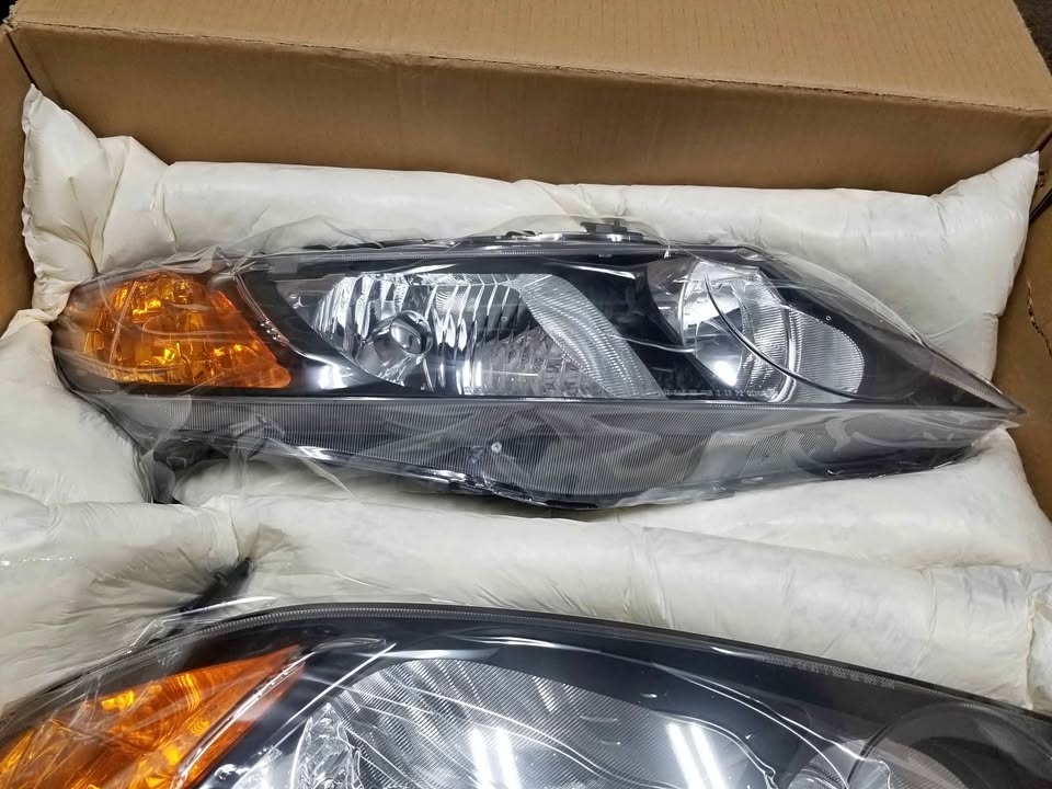Honda Civic 06 - 2011 Coupe Headlights - Image 2